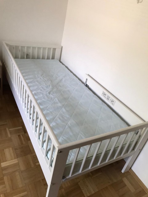 Postelja ikea