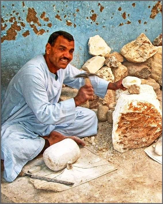 2/2. egipt - qurna - delavnica alabastra - foto povečava