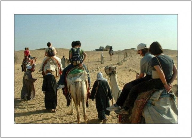 12. egipt - safari s kamelami - foto