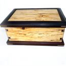 SKRINJICA (šatulja) javor; 30 cm X 21 cm X 13 cm; 105 €