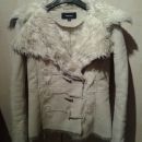 Zelo malo nošena kratka zimska jaknica, do pasu, svetla bež, št. 36, 20€