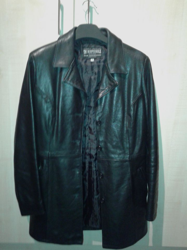 Usnjena jakna, črna, št. 38, 20€