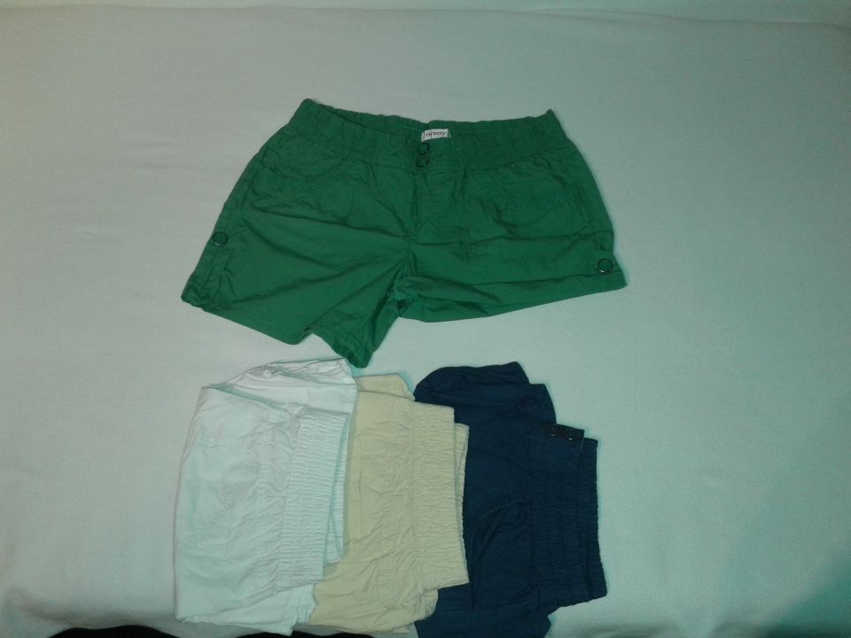Kratke hlače orsay, možnost prilagoditve dolžine, št. 38, vsake po 7€