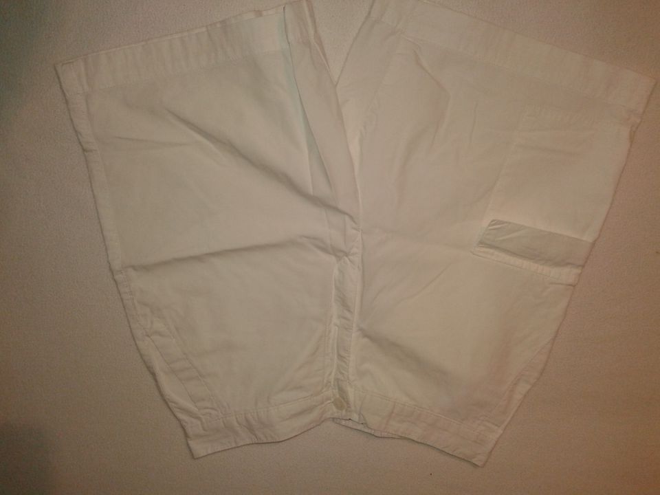 Kratke hlače, bele, št. 36, 5€