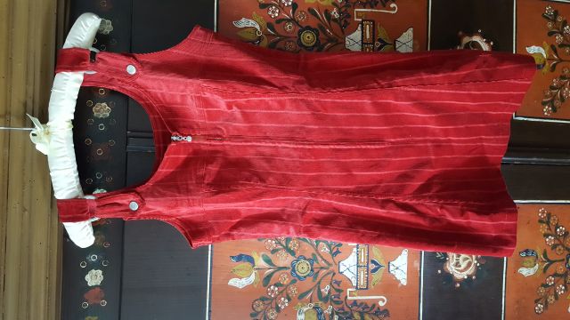 Rdeča žametna mini obleka Naf Naf
