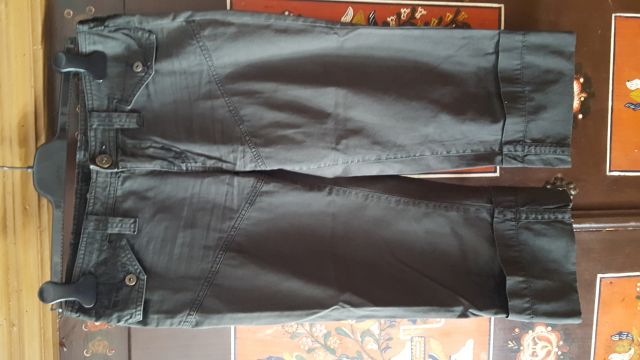 Črne bermuda hlače