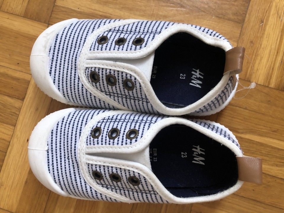 H&m 23 4€ - foto povečava