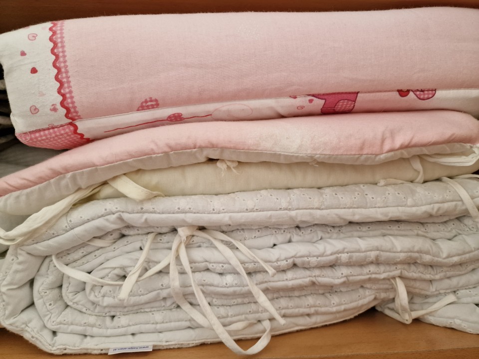 OBLOGE ZA POSTELJICO - foto povečava