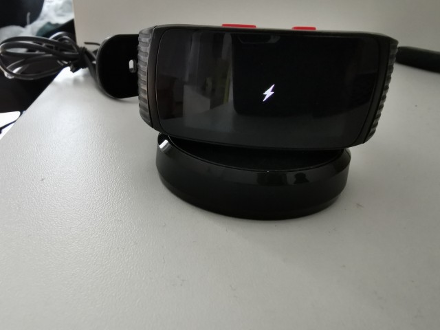 Samsung Gear Fit2 Pro - pametna ura - foto
