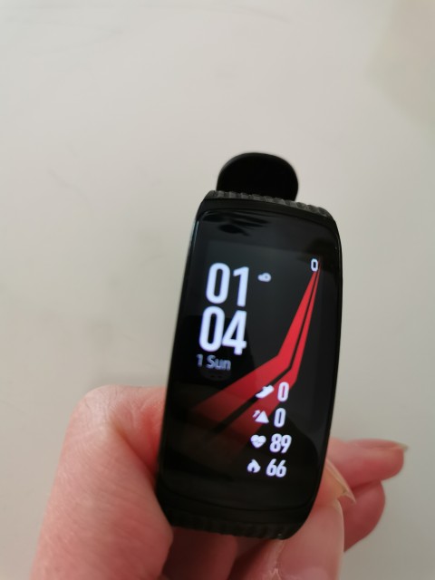 Samsung Gear Fit2 Pro - pametna ura - foto