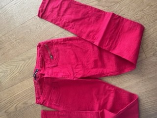 Hlače jeans rdeče-roza