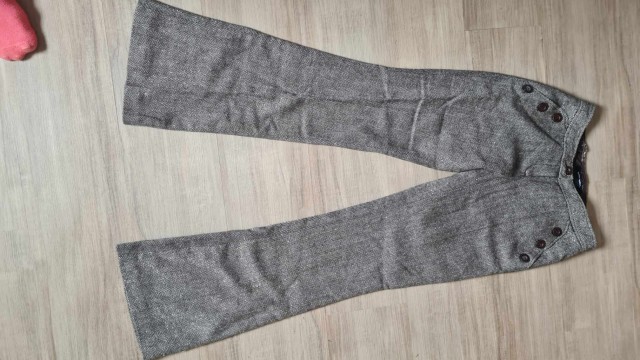 3 € elegantne hlače