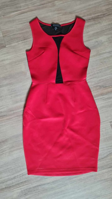 NOVA obleka 7 €