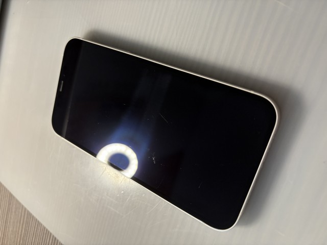 Apple iPhone 12 64GB Bela barva - foto