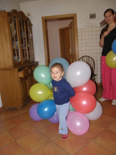 Baloni pred začetkom praznovanja drugega rojstnega dneva :)