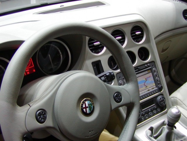 Ženeva 2005-Lancia-Pravnica - foto