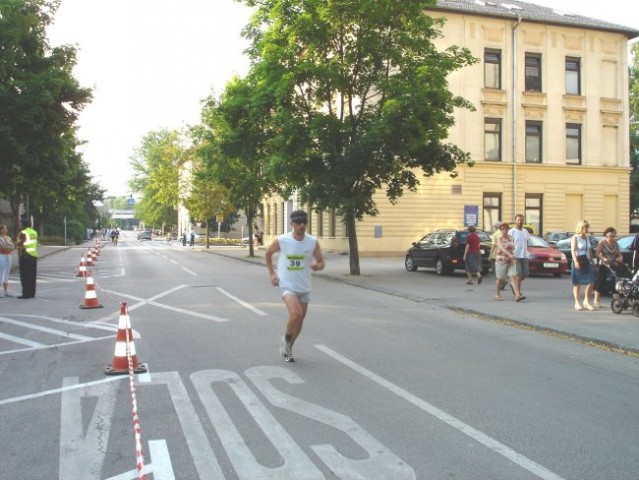 5. Tek po ulicah Radovljice 2005 - foto