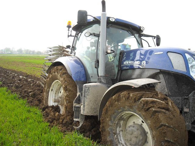 New holland t7 270 in new holland 8560 - foto