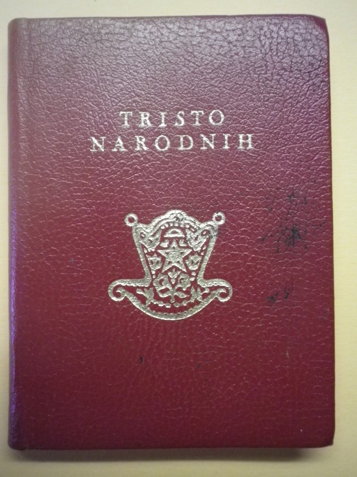 Tristo narodnih