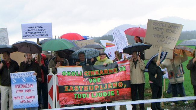 Protestni shod na Brdu pri Kranju - foto povečava
