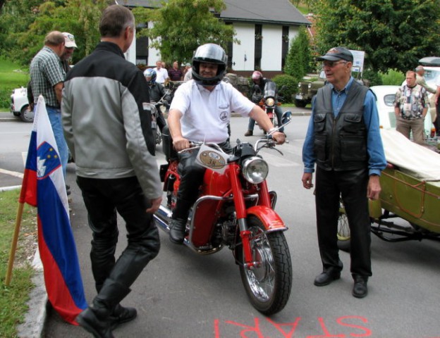 Srečanje oldtajmerjev v Črni 2008 - foto