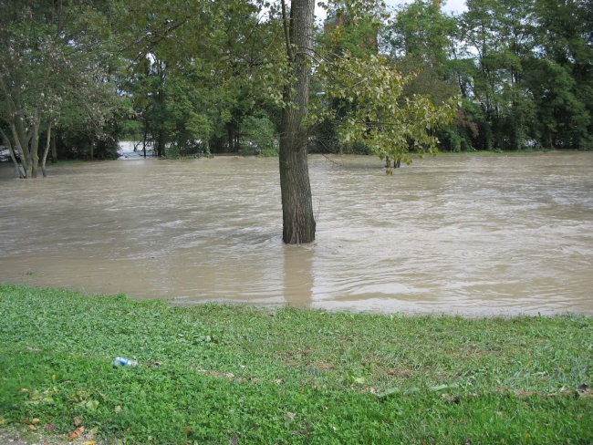 Poplave - foto povečava