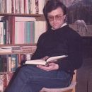 Ob mojem knjižnem regalu v sobi v Ljubljani 1984