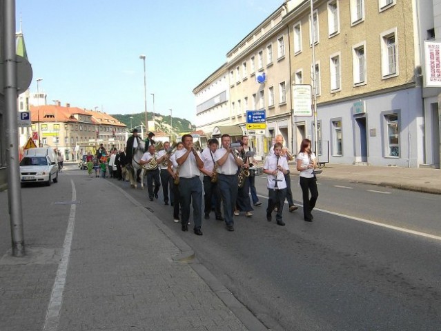 Godba na pihala je dala procesiji poseben čar.