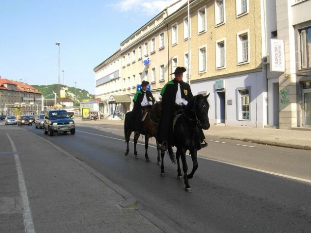Na koncu procesije pa pohorska konjenika.