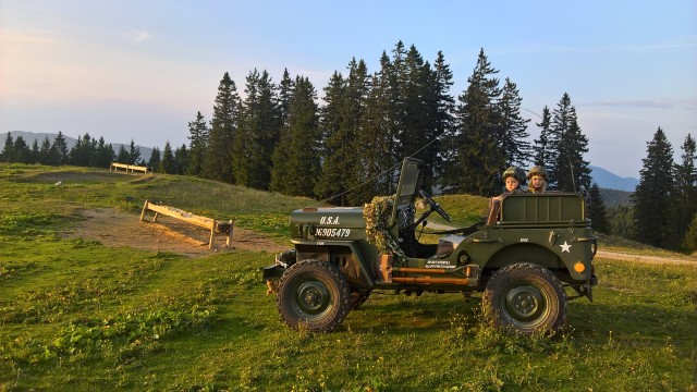 Jeep Kaiser - foto