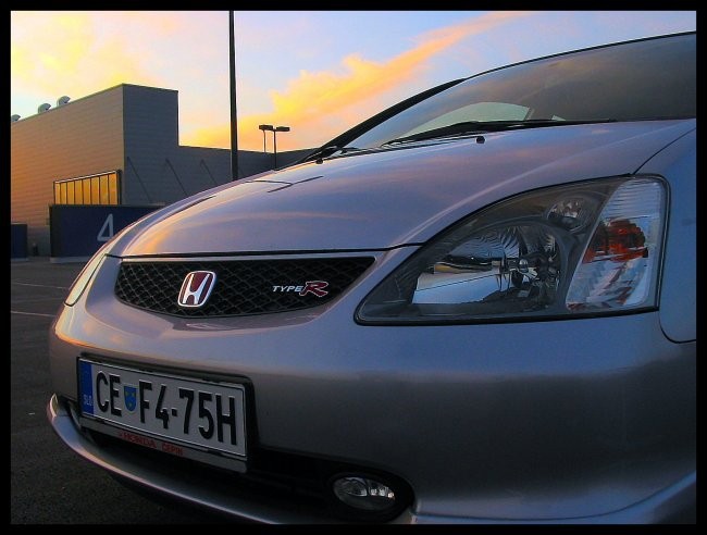 TYPE R ZA V KOLENDAR - foto povečava