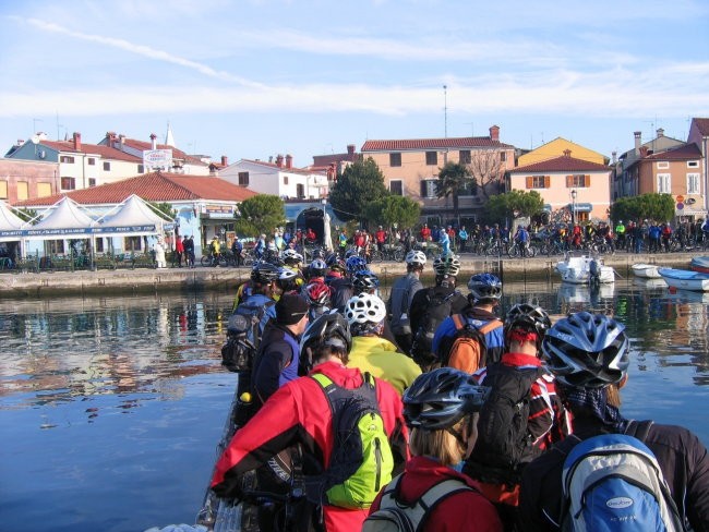 Kolesarjenje Izola Predbožična 2007 - foto povečava