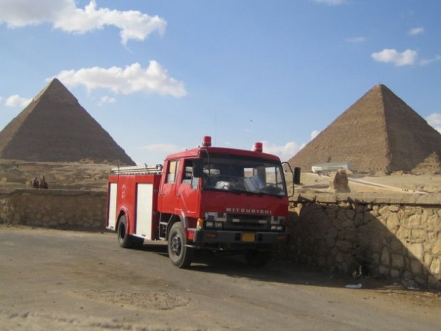...ja, to so piramide v Gizi