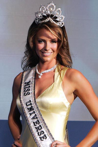 Jennifer Hawkins-Miss Universe2004 - foto