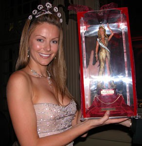 Jennifer Hawkins-Miss Universe2004 - foto