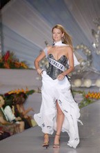 Jennifer Hawkins-Miss Universe2004 - foto povečava