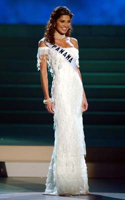 Justine Pasek - Miss Universe 2002  - foto povečava