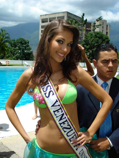 Miss universe 2008-Dayana Mendoz - foto