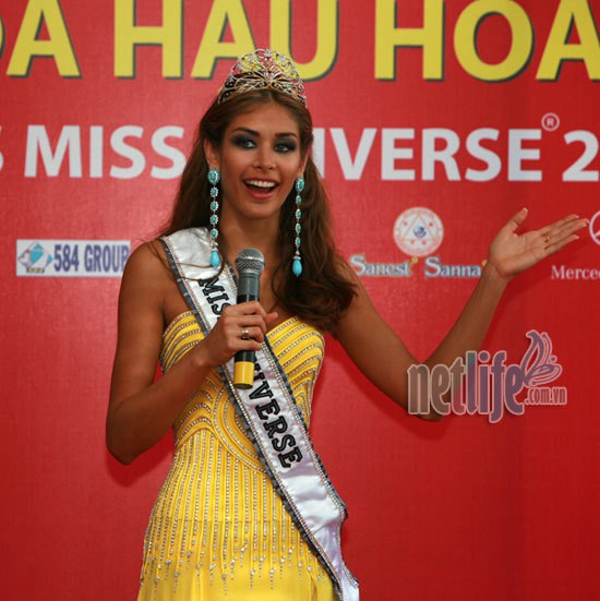 Miss universe 2008-Dayana Mendoz - foto povečava