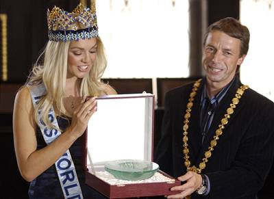 Tatana Kuchařová- Miss World 2006 - foto povečava