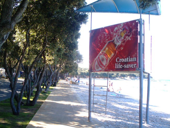 Plaža v Strašku in zanimiva reklama za pivo