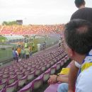 Stadion se je počasi polnil in romunski navijači so nas z zanimanjem opazovali