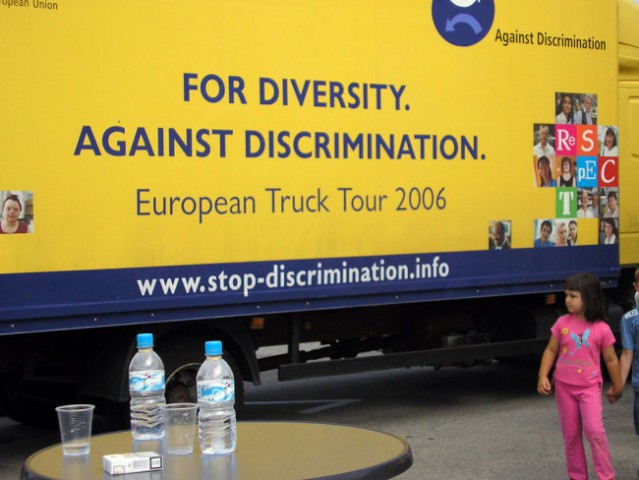 30 ton proti diskriminaciji - foto