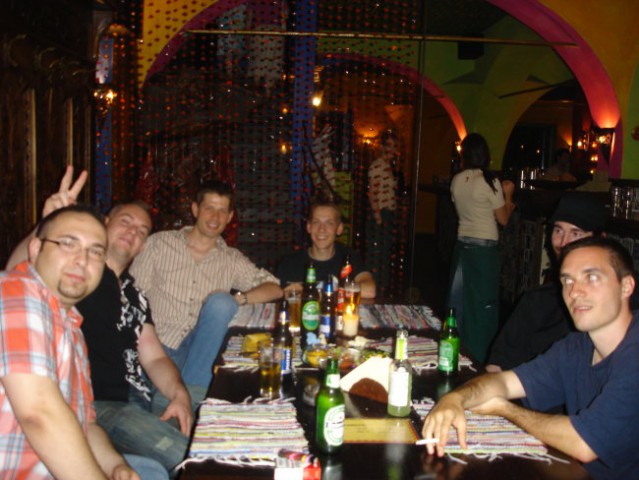 Moška zasedba: Marsel, Dani, Igor, Aleš, Vasja in Cveto