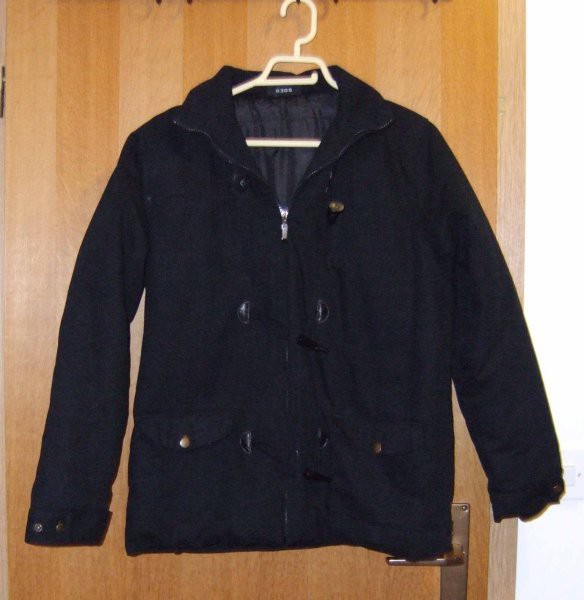 Črna bunda/jakna READS. nikoli nošena.velikost L. 4500sit