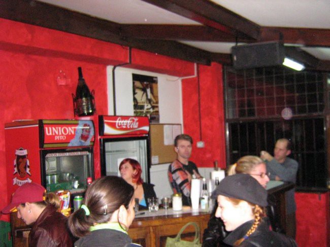 Dj Igor in točajka Tina, nebenemu od njih tole ne gre ravno ne vem kako dobro od rok