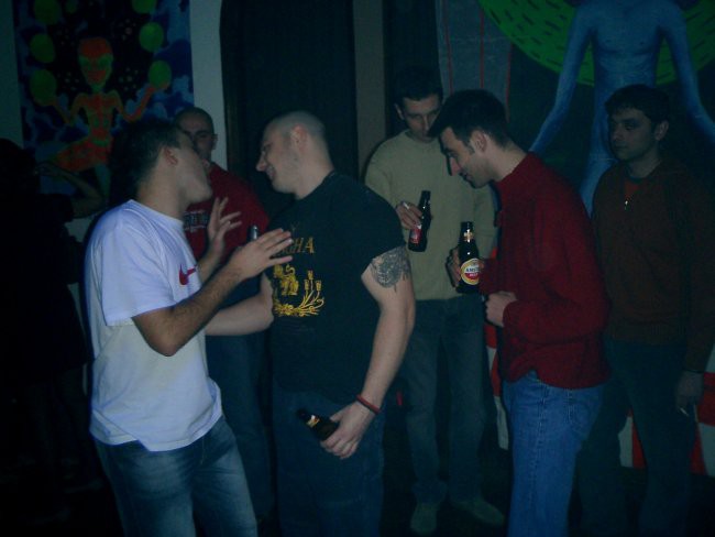 LJUDI-GRAD- CLUBBING - foto povečava