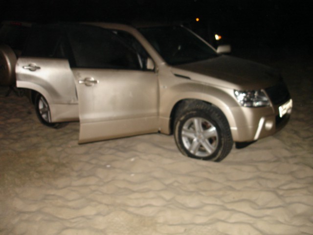 Suzuki is not for sand... stack on small sand dune...
Toyota Land Cruiser is the king for