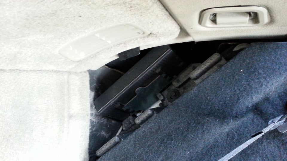 XC90 closing petrol door repair - foto povečava