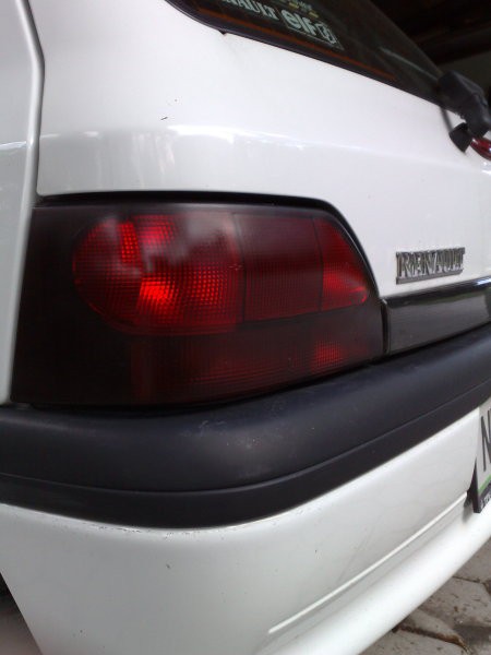 Clio red devil 2 (tokrat bel) - foto povečava